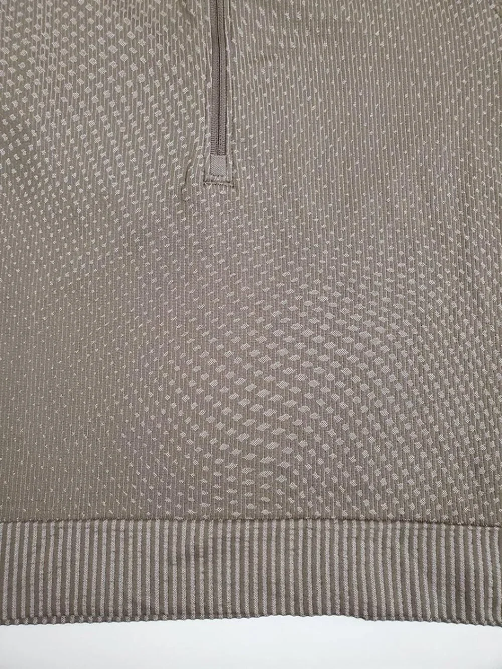 Lululemon Rest Less Cropped 1/2 Zip Top 10 Base Layer Seamless Stretch Thumbhole